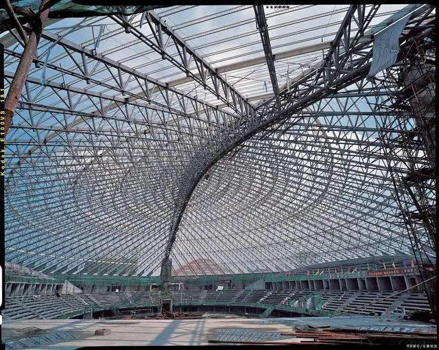 山東泓泰重工有限公司：網(wǎng)架/屋面網(wǎng)架/工程網(wǎng)架/頂棚網(wǎng)架/鋼結(jié)構網(wǎng)架專業(yè)制造先驅(qū)者